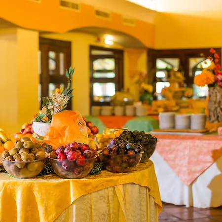 Valtur Baia Dei Pini 4* בודוני