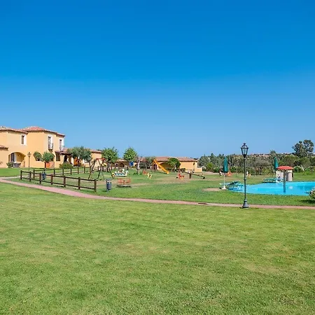 度假村 Valtur Baia Dei Pini 4*